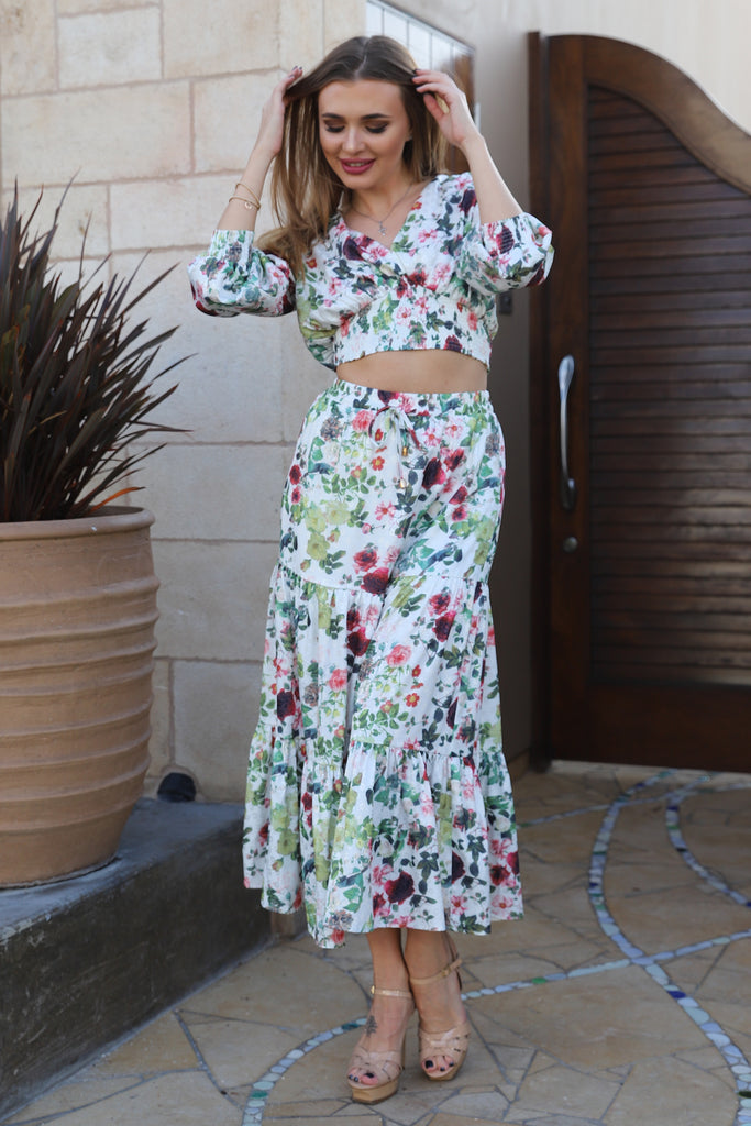 GARDEN GODDESS WHITE FLORAL CROP TOP