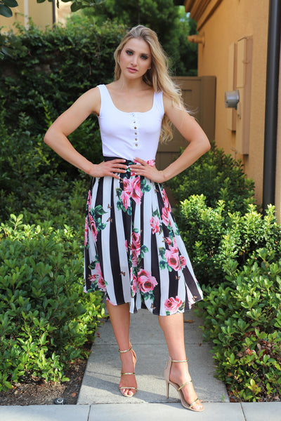 MAGIC OF LOVE FLORAL PLEATED SKIRT