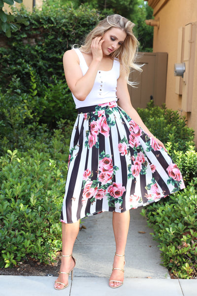 MAGIC OF LOVE FLORAL PLEATED SKIRT