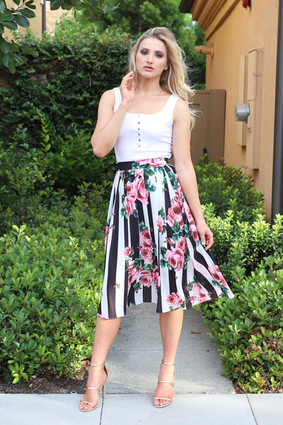 MAGIC OF LOVE FLORAL PLEATED SKIRT