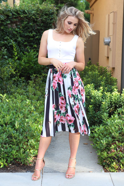 MAGIC OF LOVE FLORAL PLEATED SKIRT